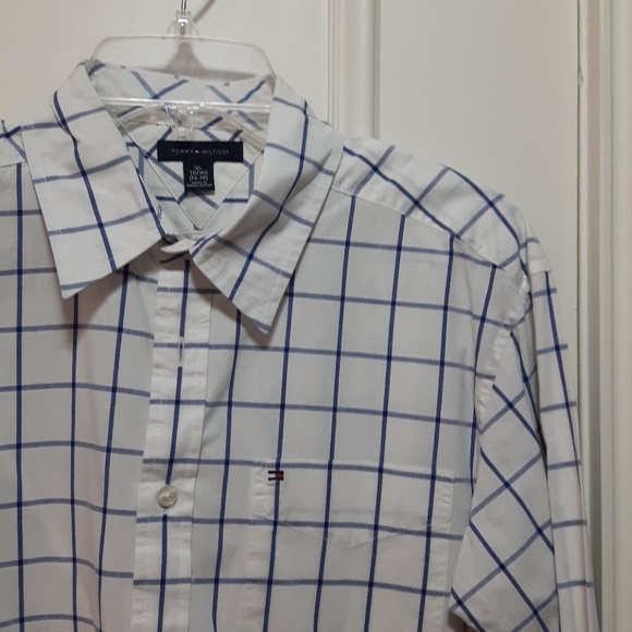 🛍️ Tommy Hilfiger checkered shirt - Picture 2 of 4